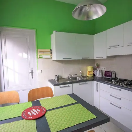 Casa de Férias Maison Colorée Centre - Plage à 300 Mètres