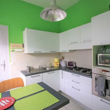 Casa de Férias Maison Colorée Centre - Plage à 300 Mètres *